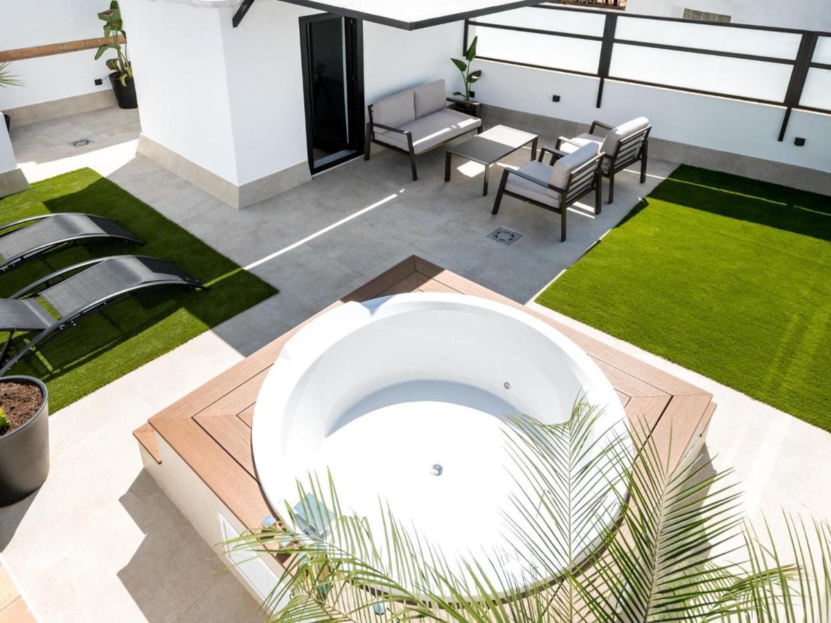 Pj Terraza Privada Banera Exterior Junto Catedral Apartment Sevilla Bagian luar foto