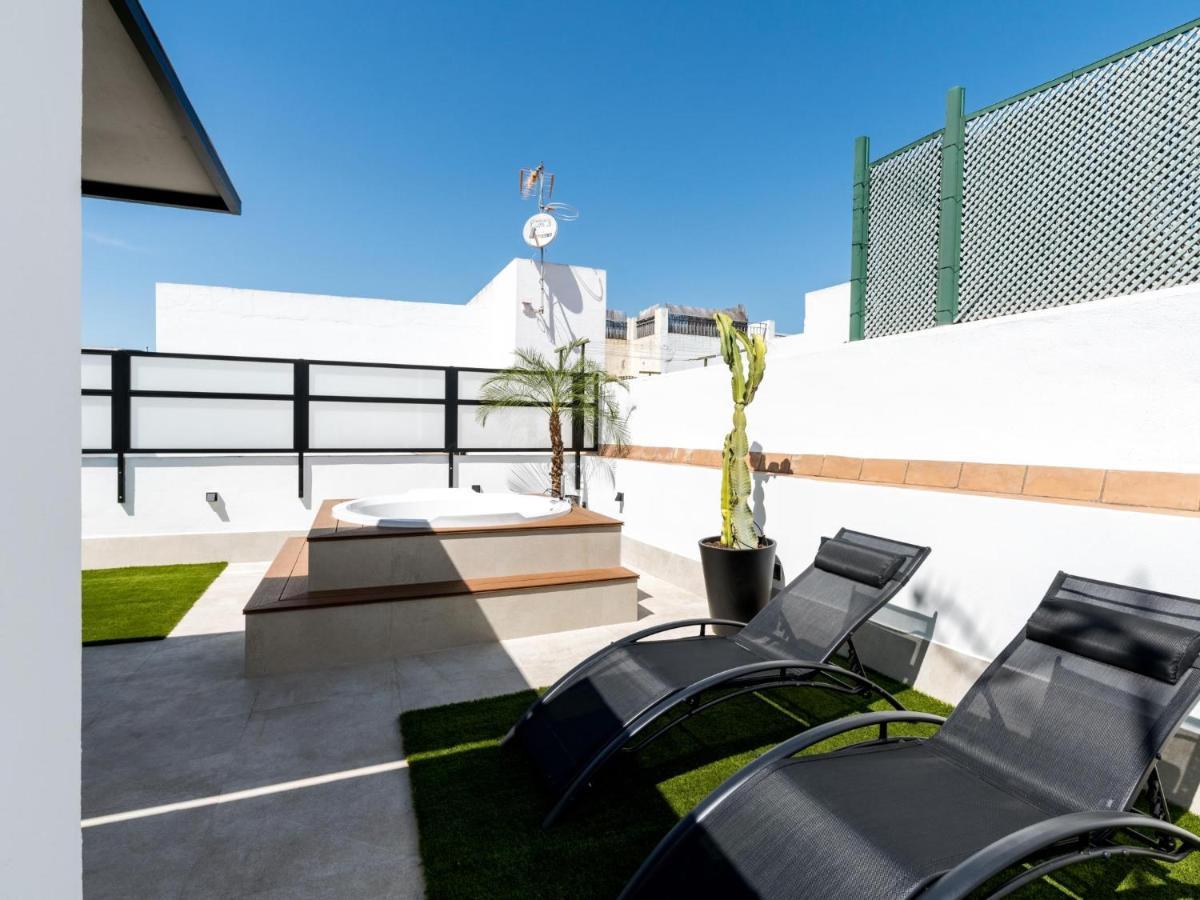 Pj Terraza Privada Banera Exterior Junto Catedral Apartment Sevilla Bagian luar foto