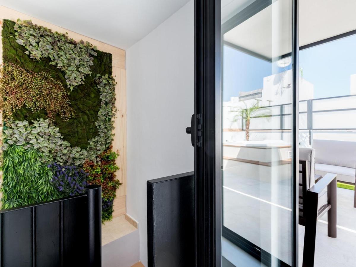 Pj Terraza Privada Banera Exterior Junto Catedral Apartment Sevilla Bagian luar foto
